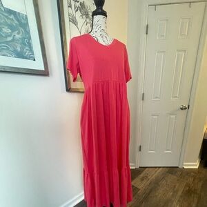 HOT PINK T-SHIRT RUFFLE DRESS WITH POCKETS